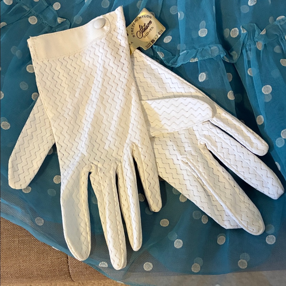Stetson Vintage Mid-Century White Textured Nylon Gloves